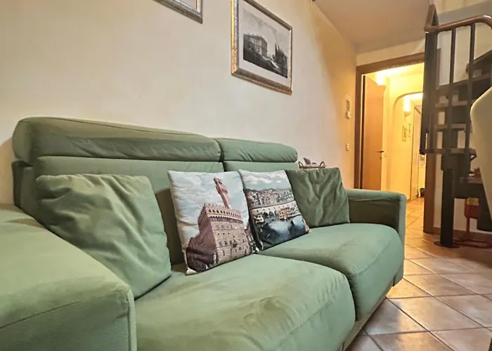 Palazzo Vecchio Flat With Ac דירה