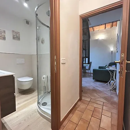 Palazzo Vecchio Flat With Ac דירה *