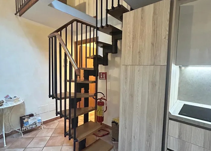 Palazzo Vecchio Flat With Ac Апартаменты *
