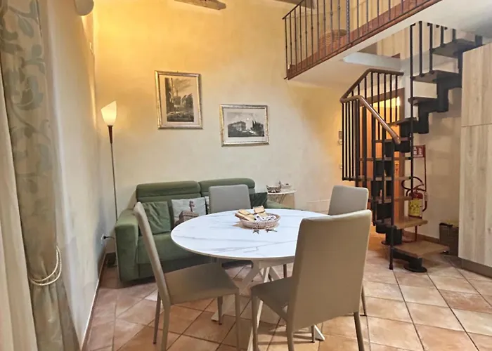 Palazzo Vecchio Flat With Ac Флоренция